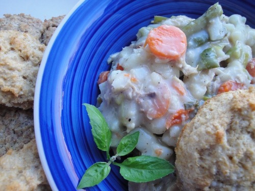 Easy-chicken-and-biscuits-pot-pie-remake