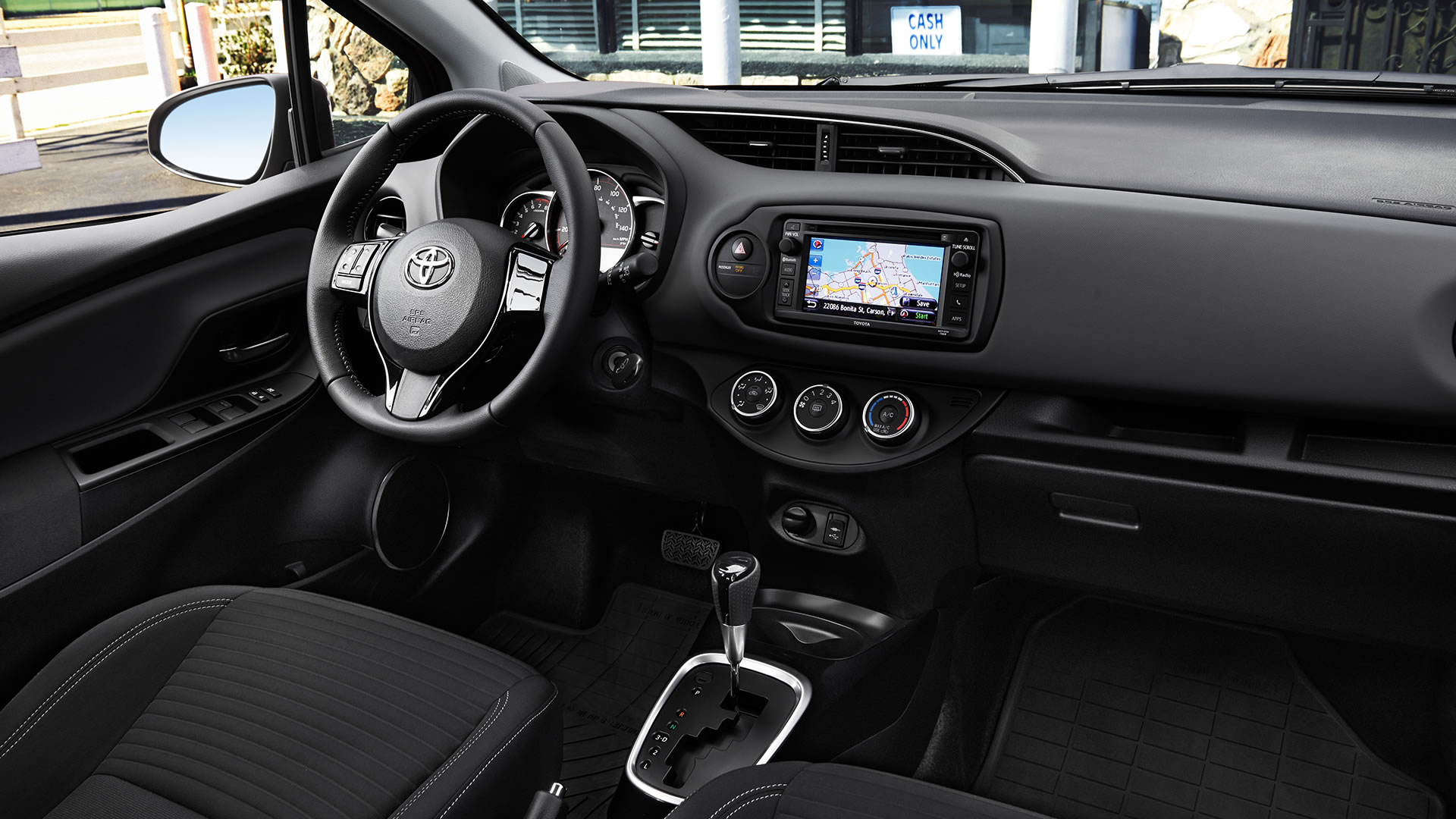 yaris-interior