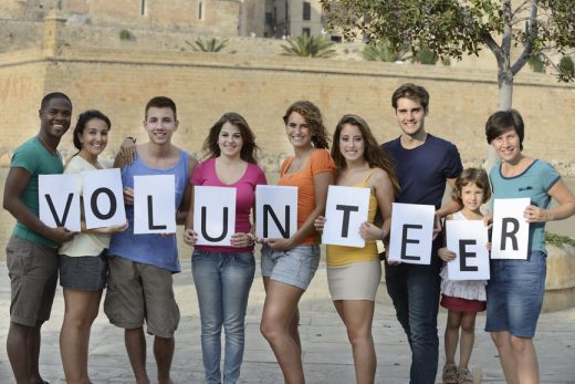 How You Can Set a Good Example for Your Children by Doing Voluntary Work