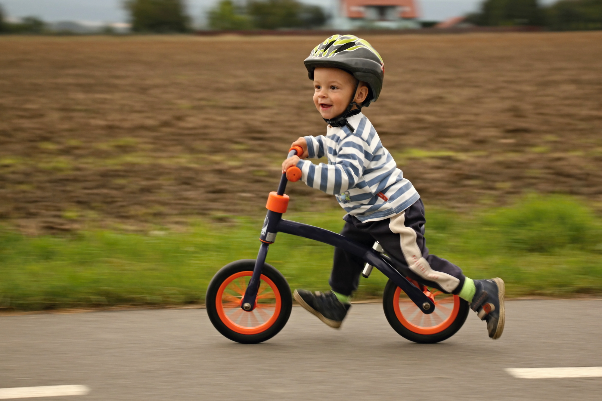 How to teach a child clearance to balance on a bike